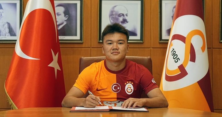 Galatasaray’dan iç transfer! Altyapı oyuncusu Beknaz ile 3 yıllık yeni sözleşme imzalandı