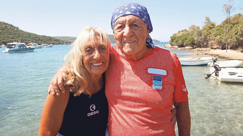 Yaş aldıkça yüzüyorlar, yüzdükçe gençleşiyorlar