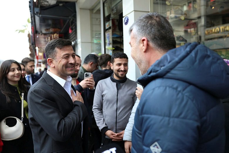 AK Parti İzmir Büyükşehir Belediye Başkan adayı Dağ, STK temsilcileriyle bir araya geldi