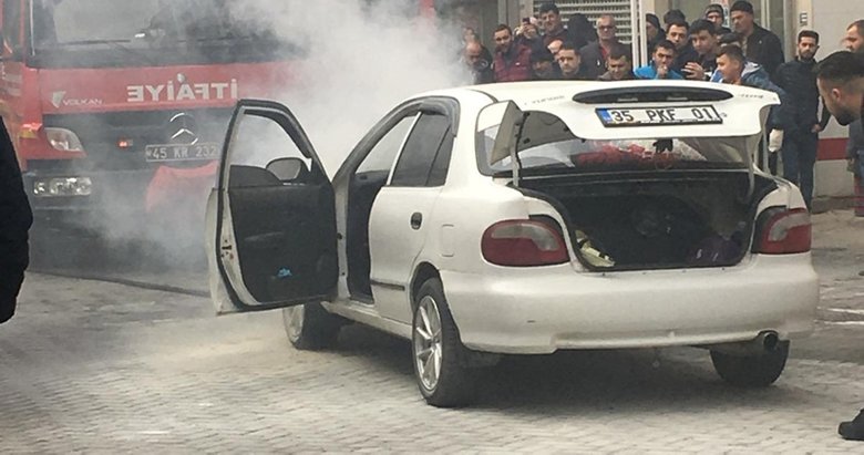 Turgutlu’da seyir halindeki otomobil alev aldı
