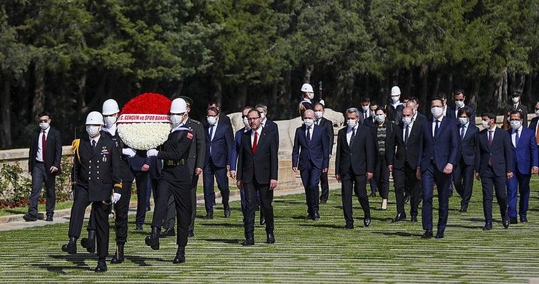 Ankara’da 19 Mayıs için ilk tören Anıtkabir’de yapıldı