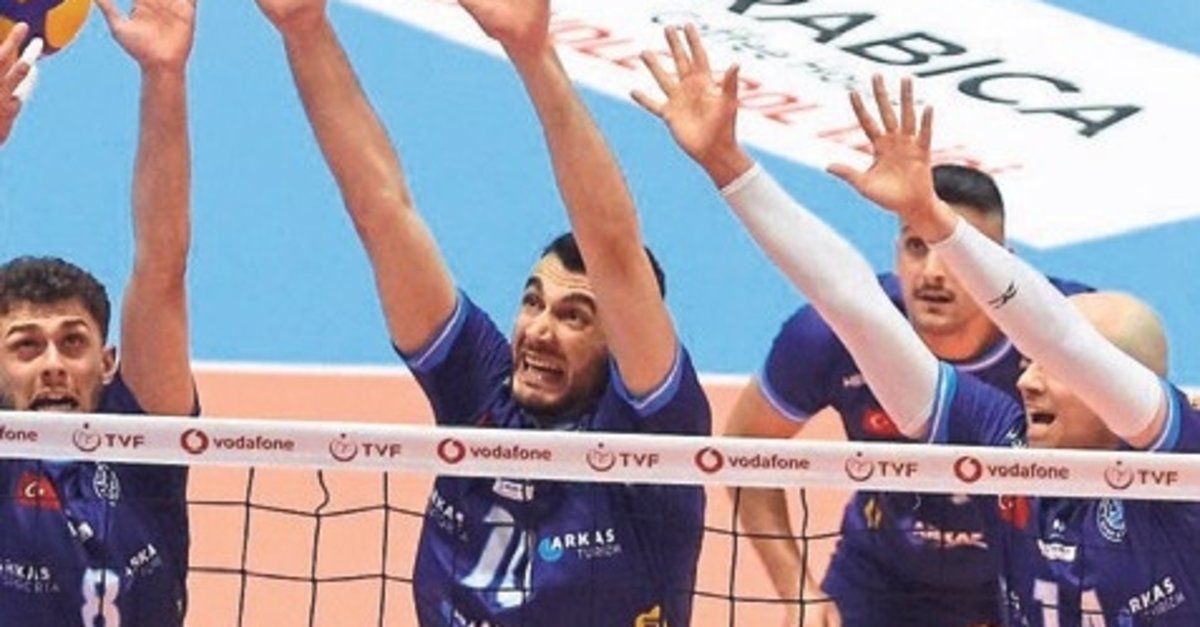 Arkas Spor finali altın sette kaçırdı