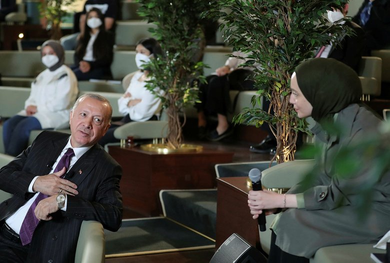 Millet Kütüphanesi’nde söyleşi! Başkan Erdoğan gençlerle bir araya geldi: FETÖ’nün önemli ismi elimizde