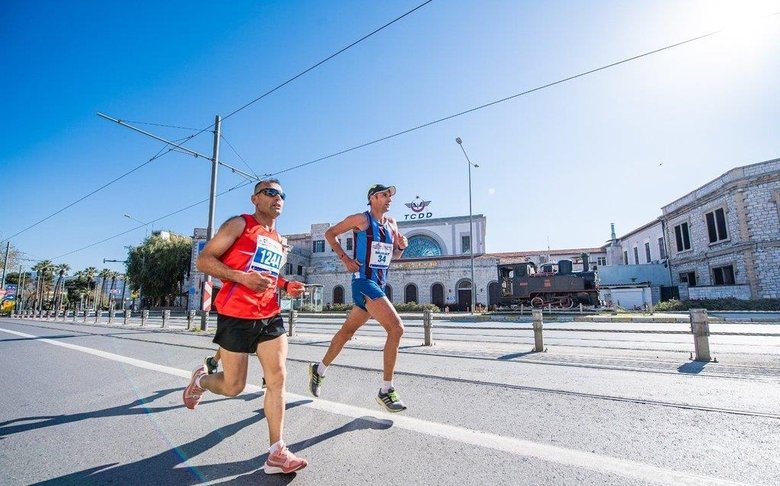 İzmir’de bugün hangi yollar trafiğe kapalı? Yola çıkacaklar dikkat!