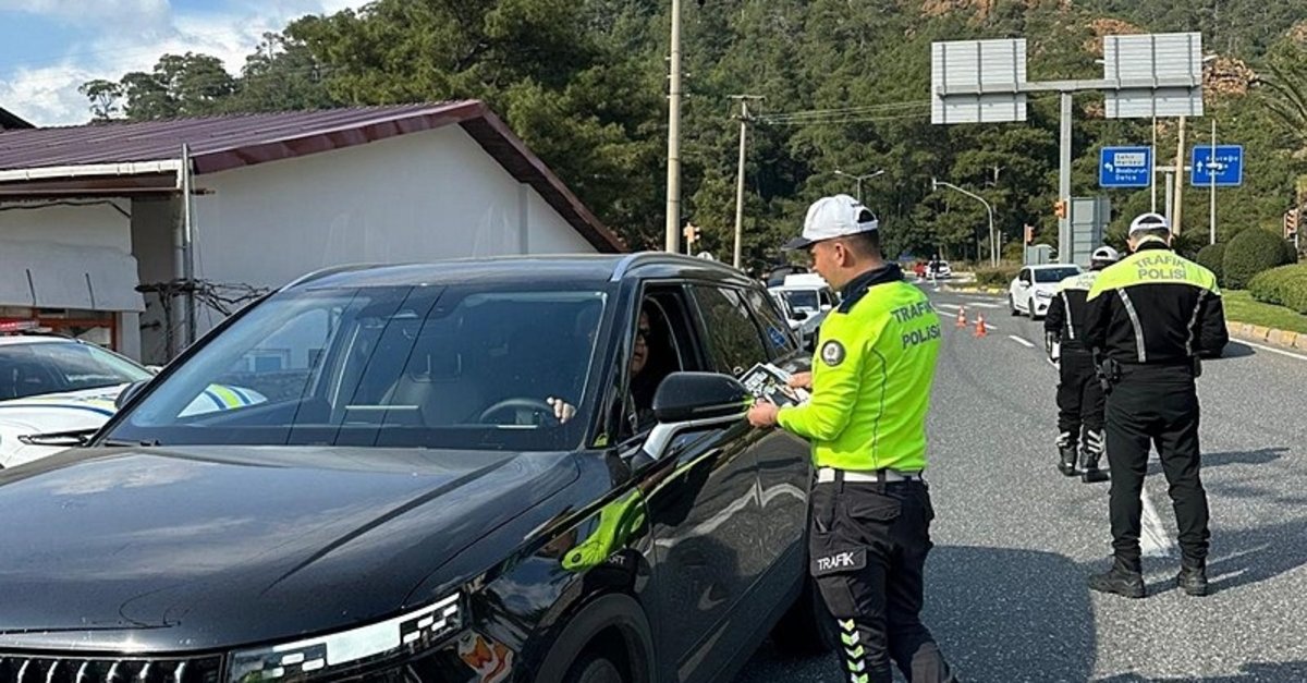 Marmaris'te Ramazan Bayramı tatili dolayısıyla trafik denetimleri artırıldı