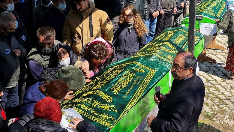 Feci şekilde can vermişlerdi! Ölen anne ve 3 çocuğunun cenazesinde ağıtlar yürekleri yaktı