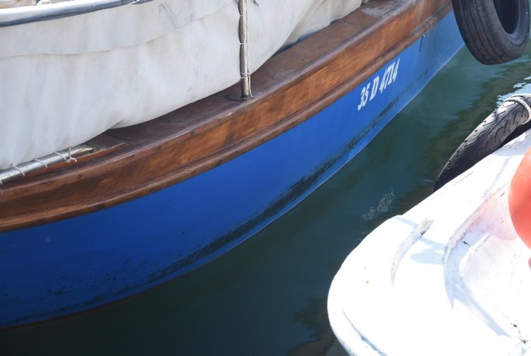 Aliağa’da gemiden sızan petrol nedeniyle balıkçılar ve halk uyarıldı