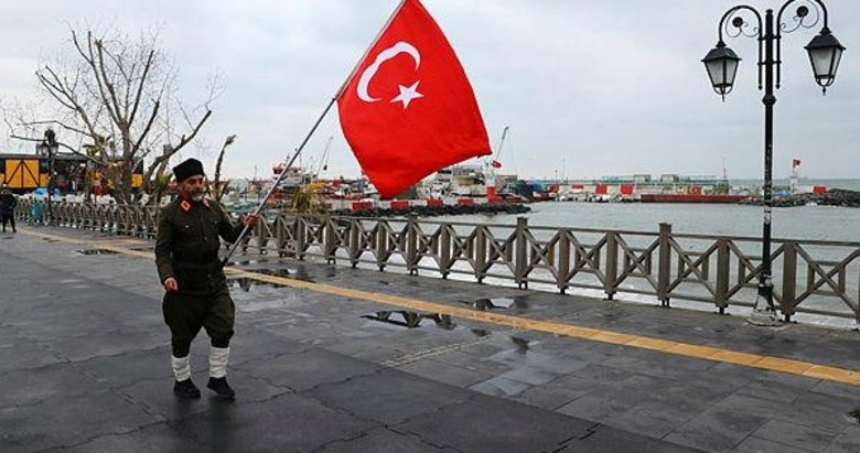 4 yıldır Türk bayrağı ile Çanakkale’ye yürüyor