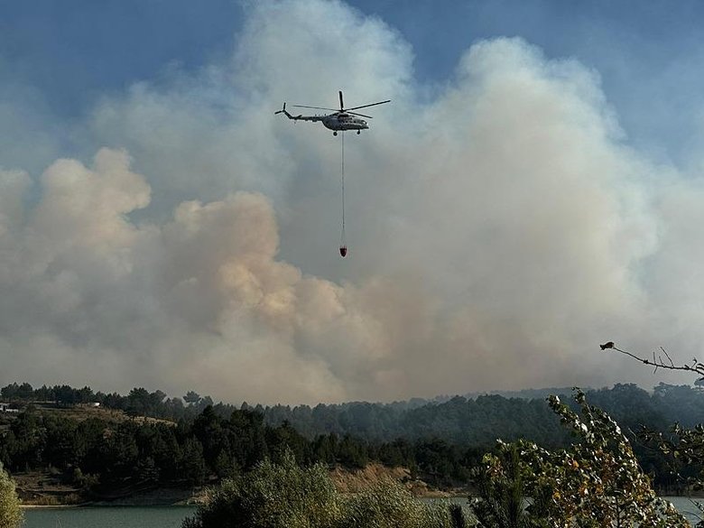 Manisa ve Uşak’ta orman yangını! Havadan ve karadan müdahale