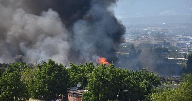 İzmir’de palet atölyesindeki yangın kontrol altında