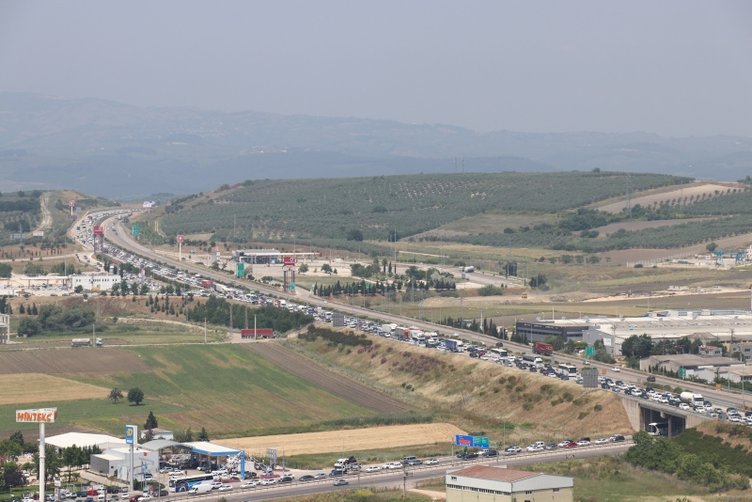İstanbul-Bursa-İzmir Otoyolu’nda trafik durma noktasına geldi