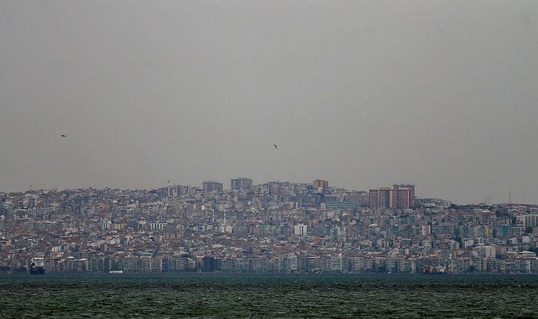 Çöl tozları İzmir ve Ege’ye ulaştı! Sağlığa zararlı mı? Uzmanı açıkladı