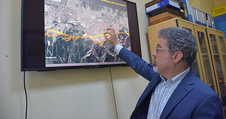 İzmir’deki 4,5’lik deprem ne anlama geliyor? Prof. Dr. Sözbilir’den açıklama