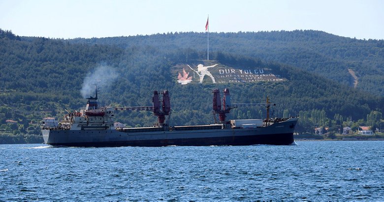 Rus askeri kargo gemisi, Çanakkale Boğazı’ndan geçti