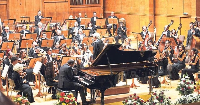 İzmir Senfoni Orkestrası Sofya’da konser verdi