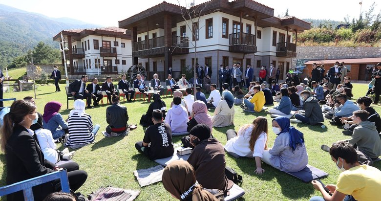 Başkan Erdoğan, Manisa’daki gençlere telefonla seslendi