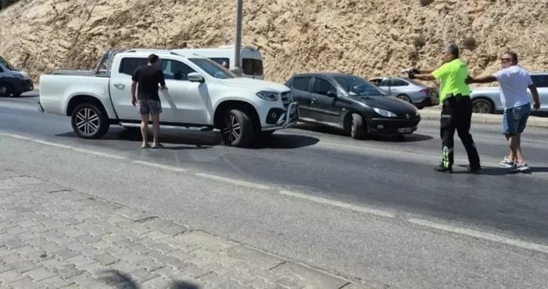 İbrahim Tatlıses’in kızı Dilan Çıtak, polisin üzerine araba sürdü! O anlar saniye saniye görüntülendi