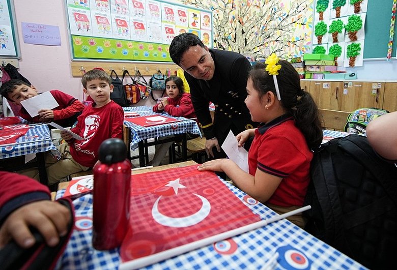 izmirde-miniklerin-ilk-yazdigi-mektuba-mehmetcikten-cevap-geldi-1778257232284.jpeg