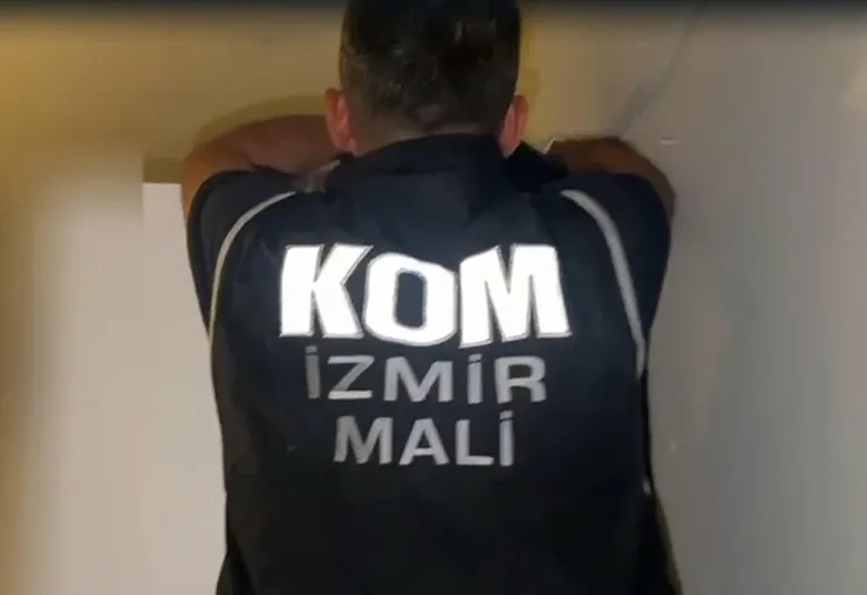 izmirde-galeri-kilifiyla-milyonluk-yagma-silah-zoruyla-senet-imzalattilar-1789808344811.jpg