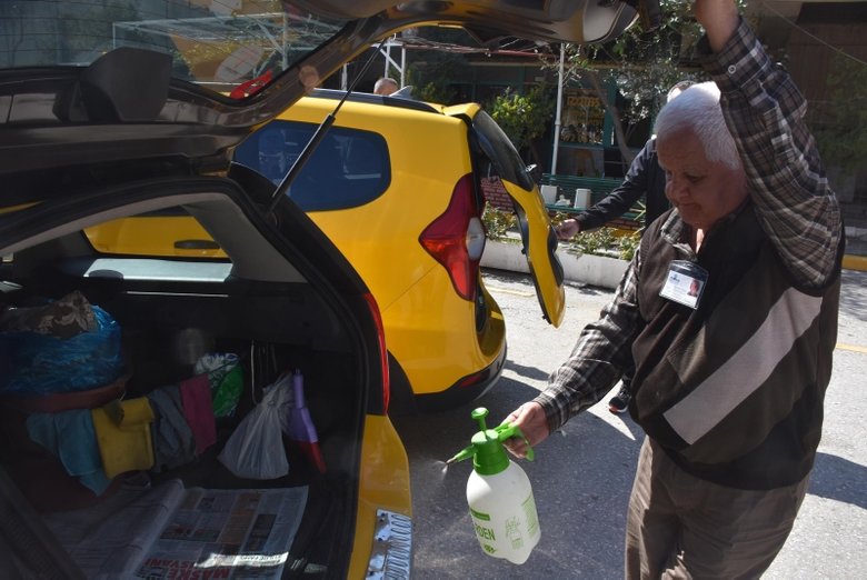 İzmir’deki taksilerde koronavirüs önlemi