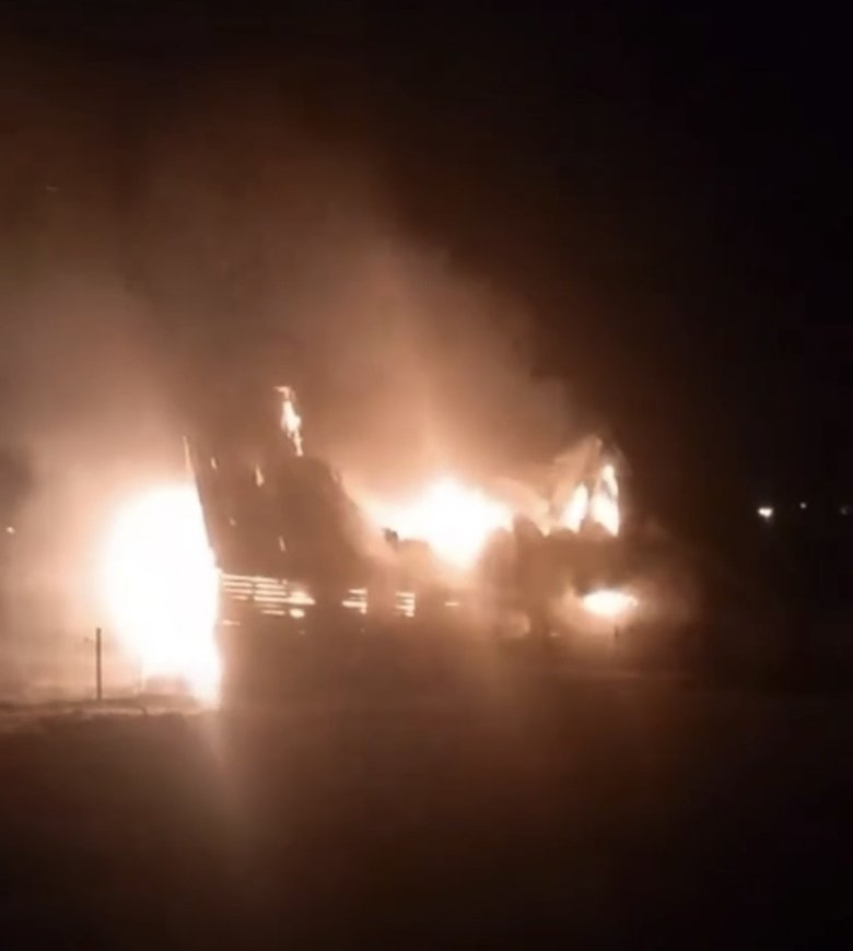 Çanakkale’de yıldırım düşen bungalov küle döndü