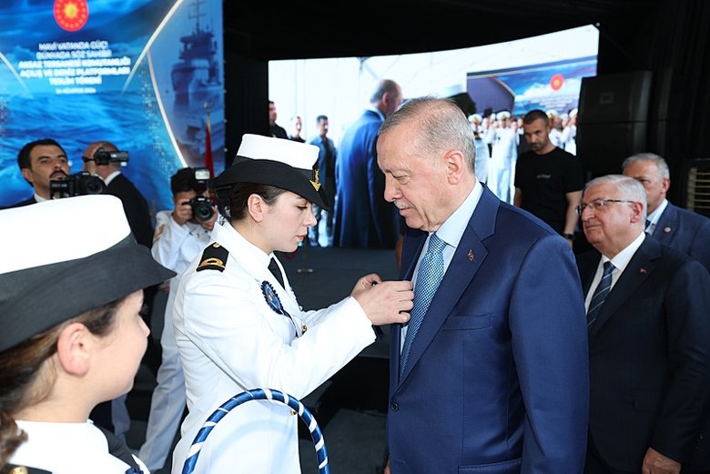 Pirireis denizaltısı donanmaya katıldı! Mavi vatana reis gücü