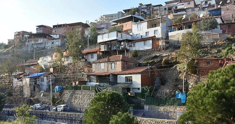 İzmir’in o mahallesinde herkes tedirgin! Yağmur yağdığında korkudan uyuyamıyorlar