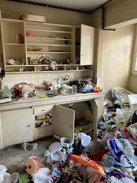 Alzheimer hastası adamın evinden 3 kamyon çöp çıktı