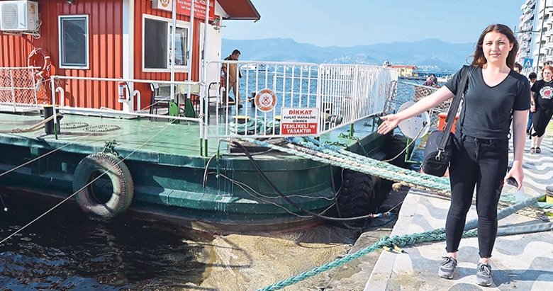 İzmir Körfezi’nde kirlilik kıyıya vurdu