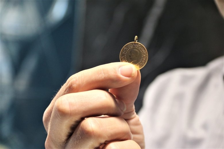 son-dakika-altin-fiyatlari-rekora-kosuyor-11-eylul-gram-ceyrek-yarim-altin-fiyatlari-1757578881397.jpg