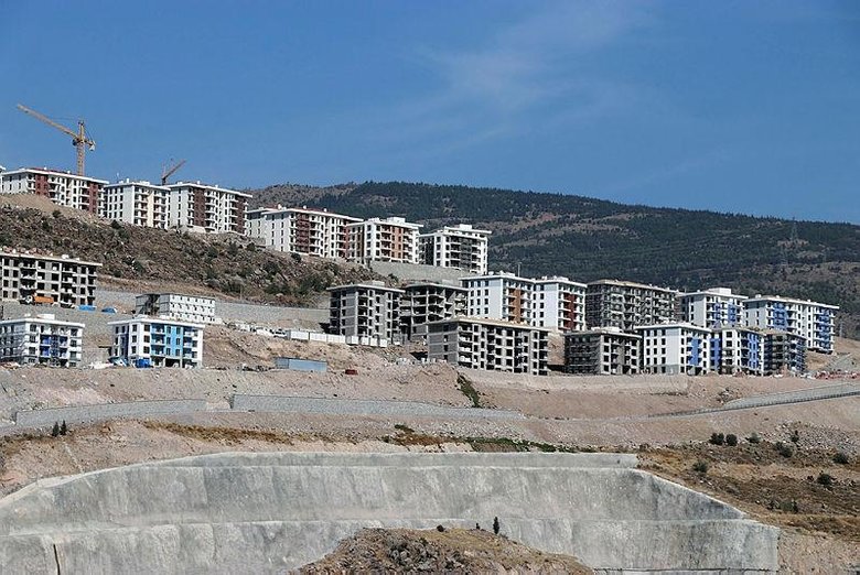 İzmir’de TOKİ tarafından depremzedeler için 2 yılda 2 bin 245 konut yapıldı