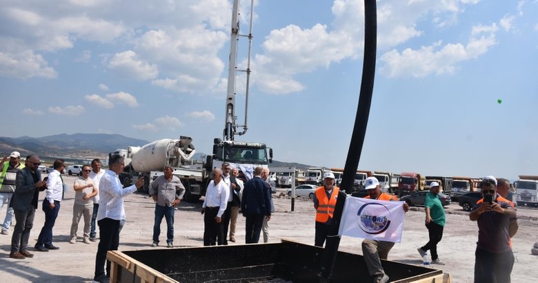 Avrupa’nın en büyüğü olacak! Dikili Tarıma Dayalı İhtisas Sera Organize Sanayi Bölgesi’nin temeli atıldı