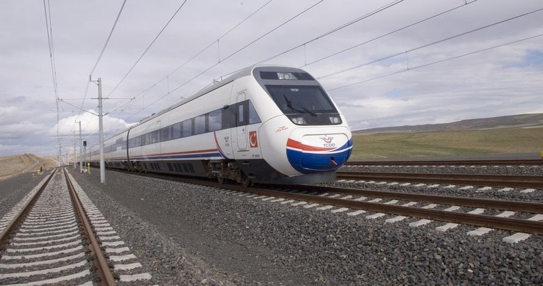 Denizli-İzmir treninin kondüktörü kalp krizi geçirdi