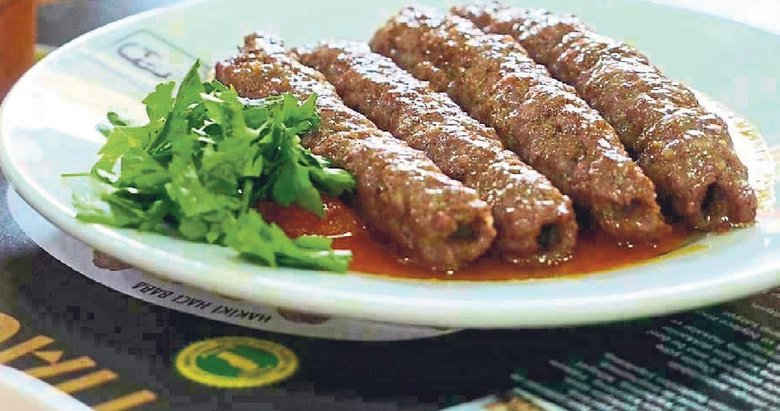 Köftenin ustası genç başkan