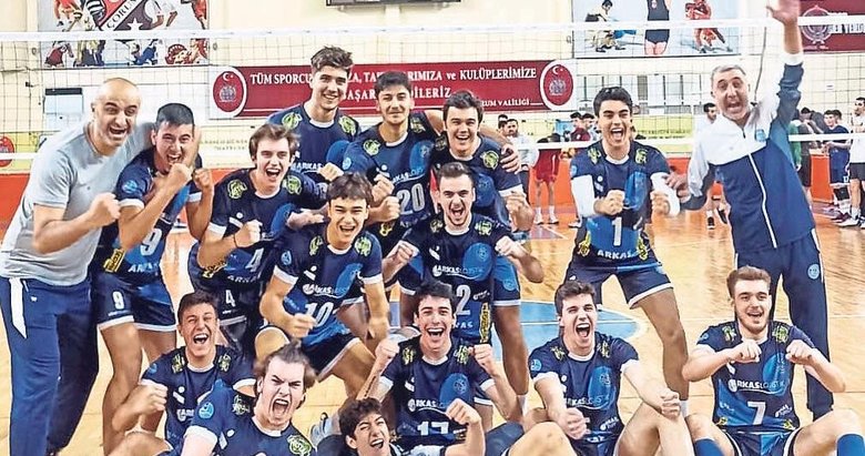 Arkas Spor şampiyon oldu