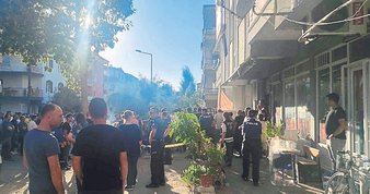 Uşak’ta korku dolu anlar: Seyir halindeki araca kurşun yağdırdı