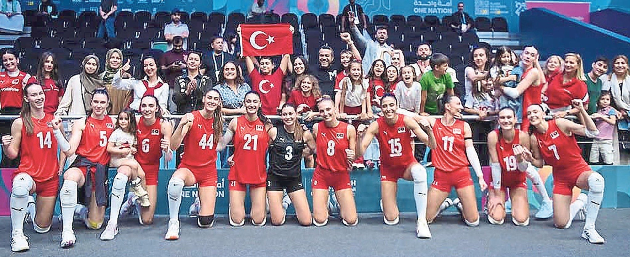 Sultanlar ezdi geçti