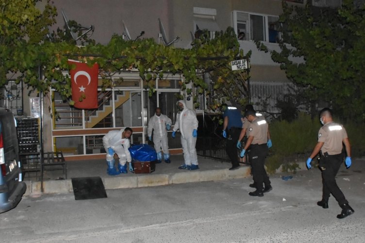 İzmir Gaziemir’de korkunç olay! Daireden kötü kokular gelince ortaya çıktı
