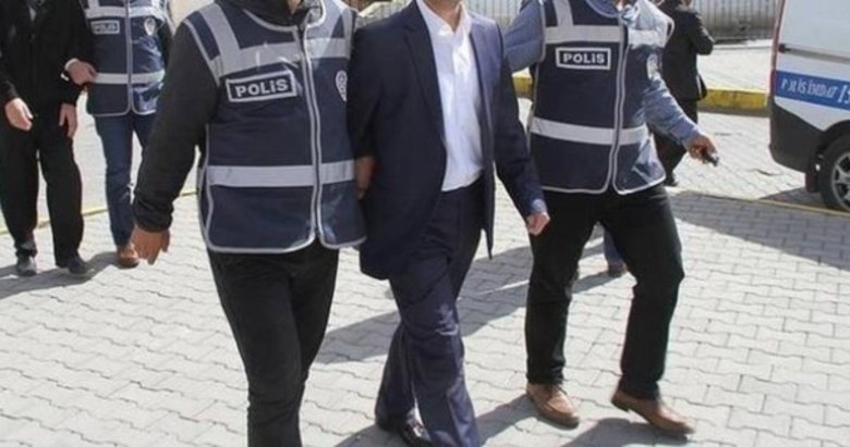 İzmir merkezli FETÖ operasyonunda yakalanan 19 şüpheliden 8’i tutuklandı