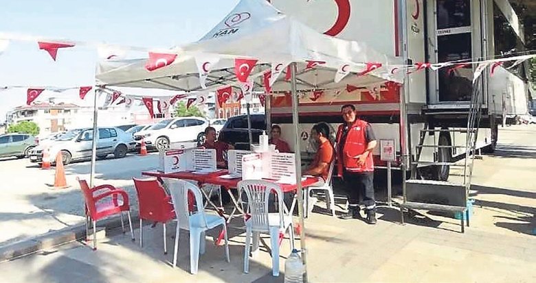 Kızılay’ın kan toplama aracına Çavuşoğlu engeli