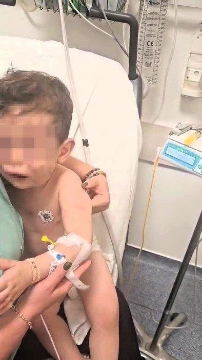 Minik bebeğe korkunç şiddet! Ellerin kırılsın