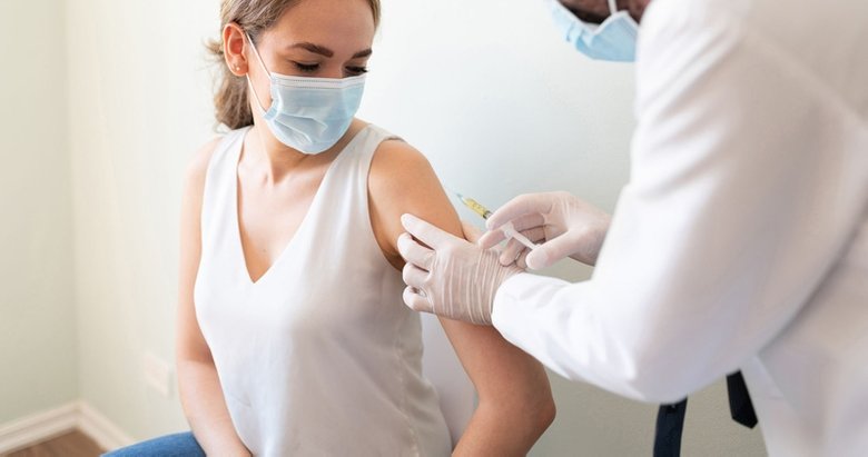 İki doz koronavirüs aşısı olanların oranı 47 ilde yüzde 65’i geçti