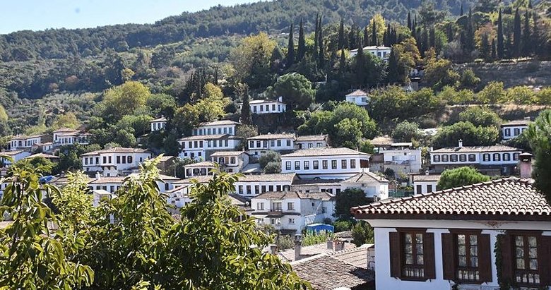 İzmir’in ’şirin’ kötü sonbaharda da turistlerden yoğun ilgi görüyor