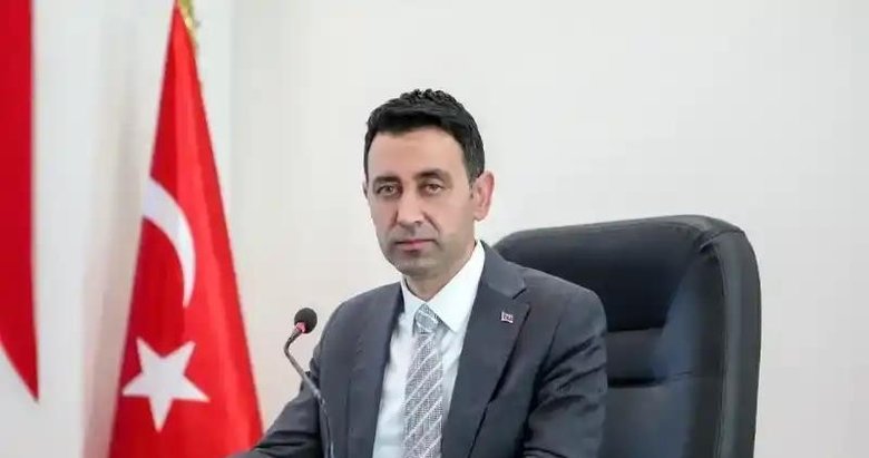 Bayraklı Meclisi’nde ‘nezaket’ polemiği