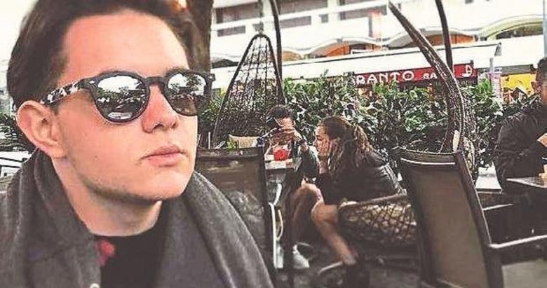 Anne ve babasını öldürüp siyanürle intihar etti