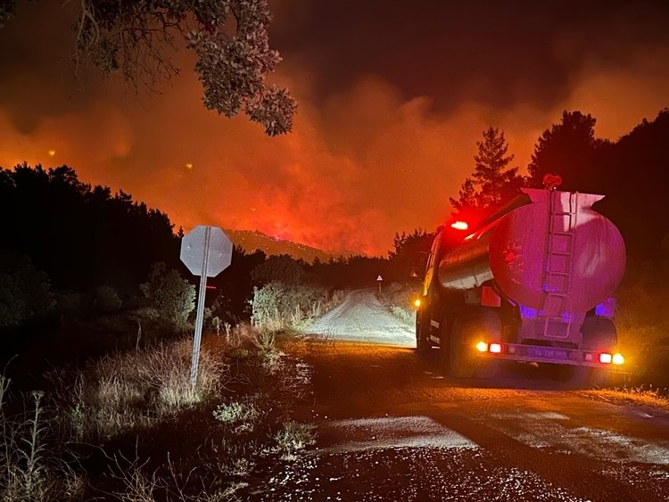Uşak’ta 40 saat süren orman yangını kontrol altına alındı