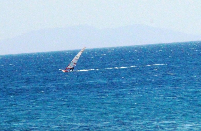 Bodrum’da sörfçünün zor anları!
