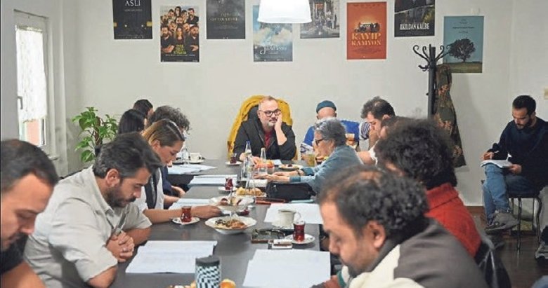 Öp Elimi okuma provasında