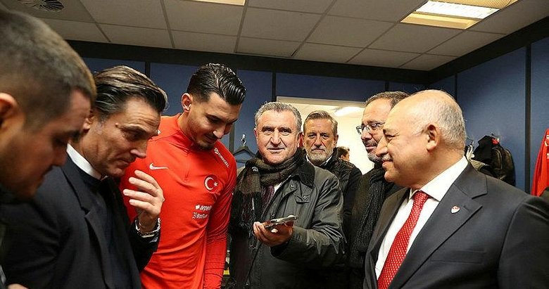 Başkan Erdoğan’dan A Milli Futbol Takımı’na tebrik telefonu