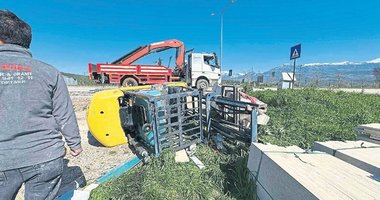 Forkliftin altında kalan sürücü ağır yaralandı